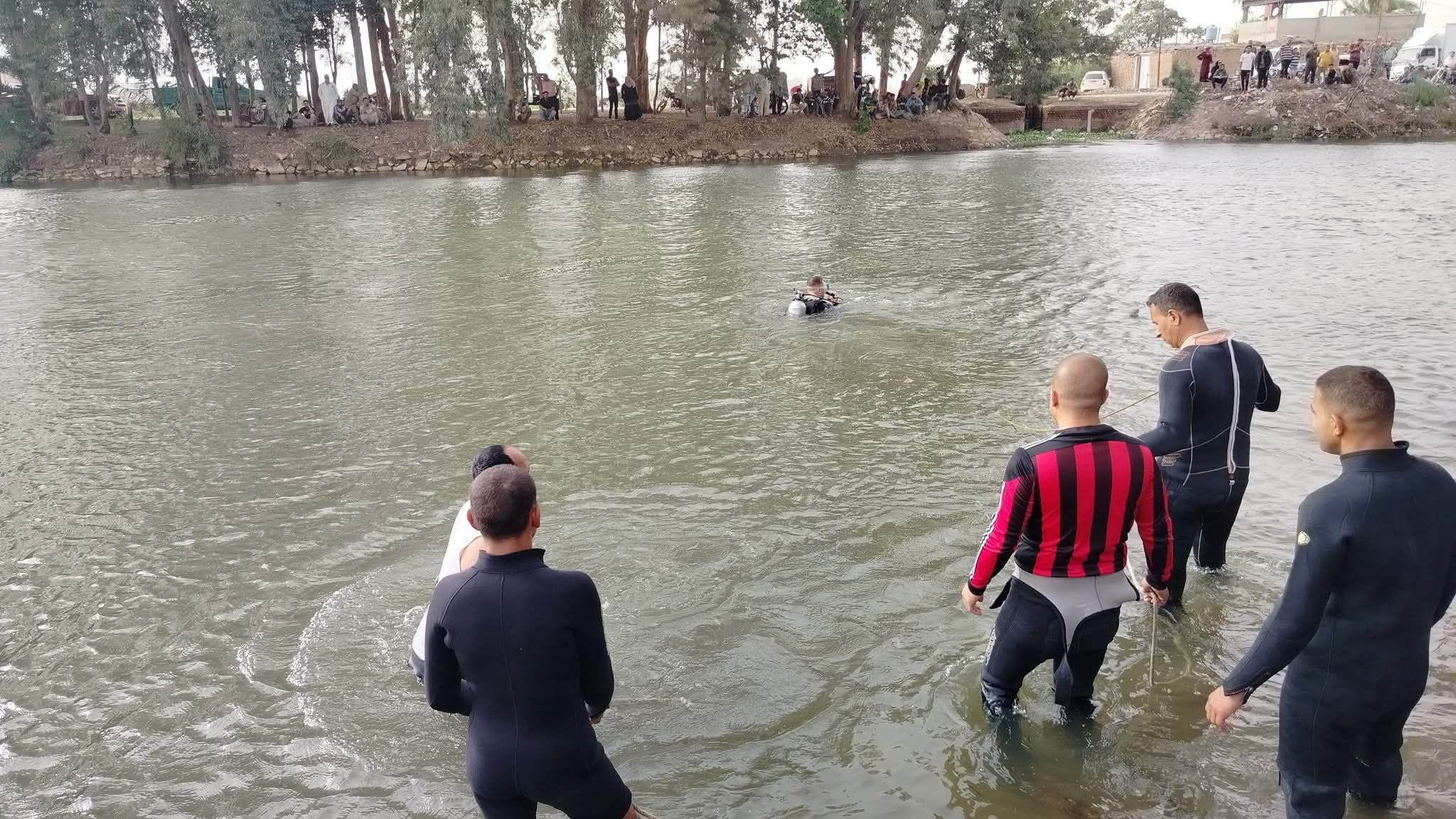 انتشال جثمان شاب غريق في ترعة أجا  بالدقهلية